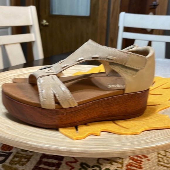 Alegria Wedge Heel - Picture 2 of 4